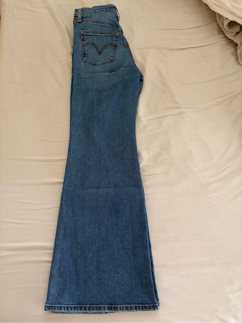 Levi High-Rise Ribecage Bell Jeans - Women - in color So Nice 27 - Picture 4 of 9